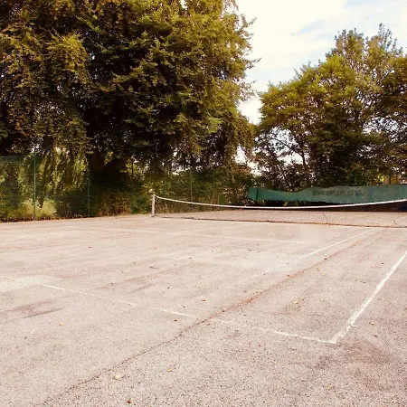 Charmant Chalet Tout Confort En Pleine Nature Avec Piscine Et Tennis ! *