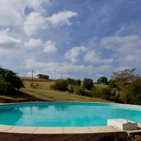 Charmant Chalet Tout Confort En Pleine Nature Avec Piscine Et Tennis ! شاليه Ronvaux
